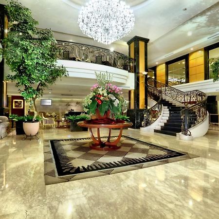 Aston Tropicana Hotel Бандунг Экстерьер фото