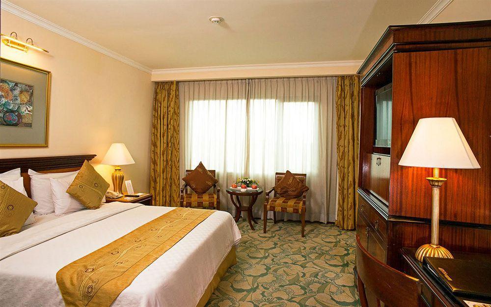 Aston Tropicana Hotel Бандунг Экстерьер фото