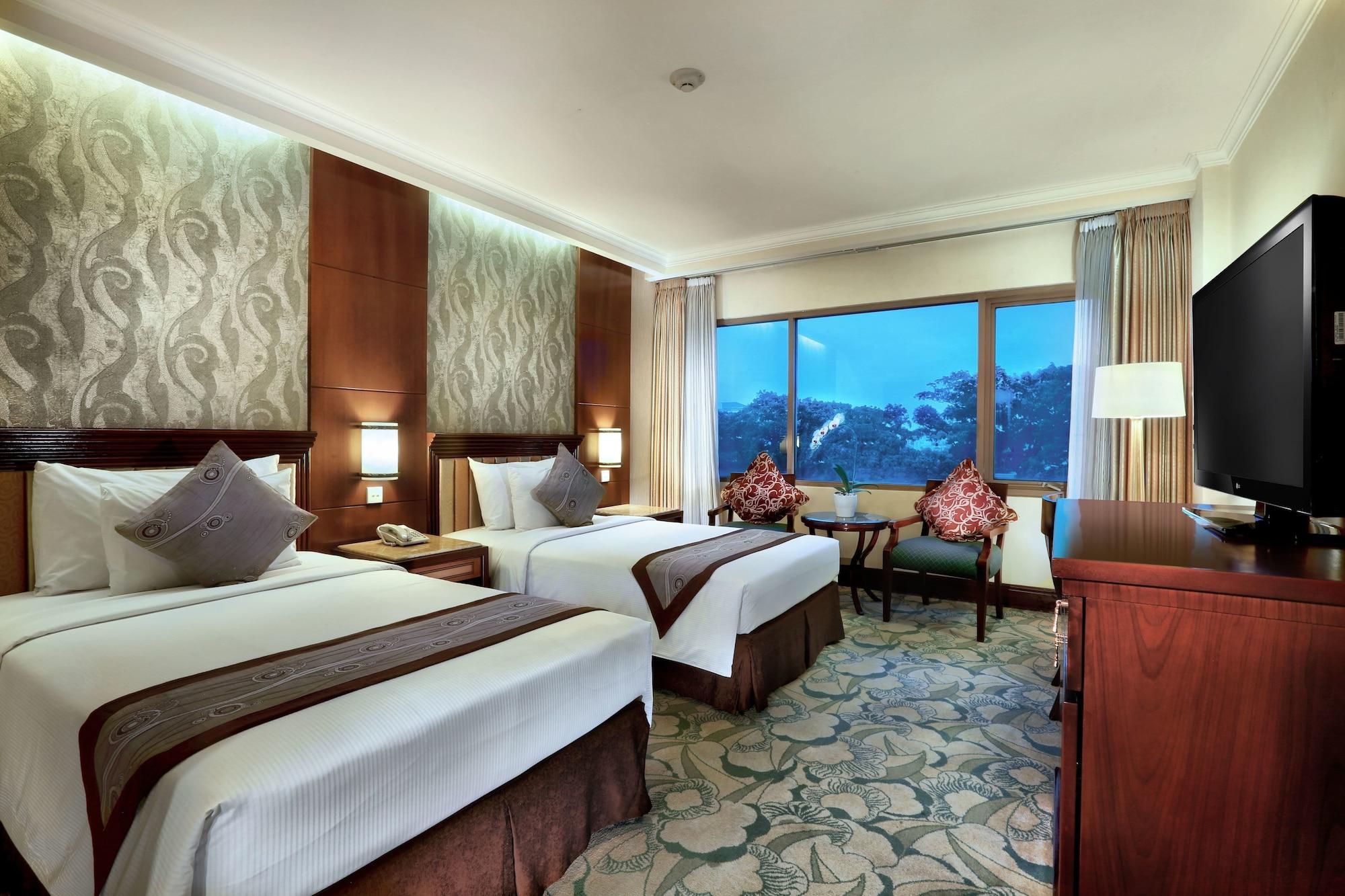 Aston Tropicana Hotel Бандунг Экстерьер фото