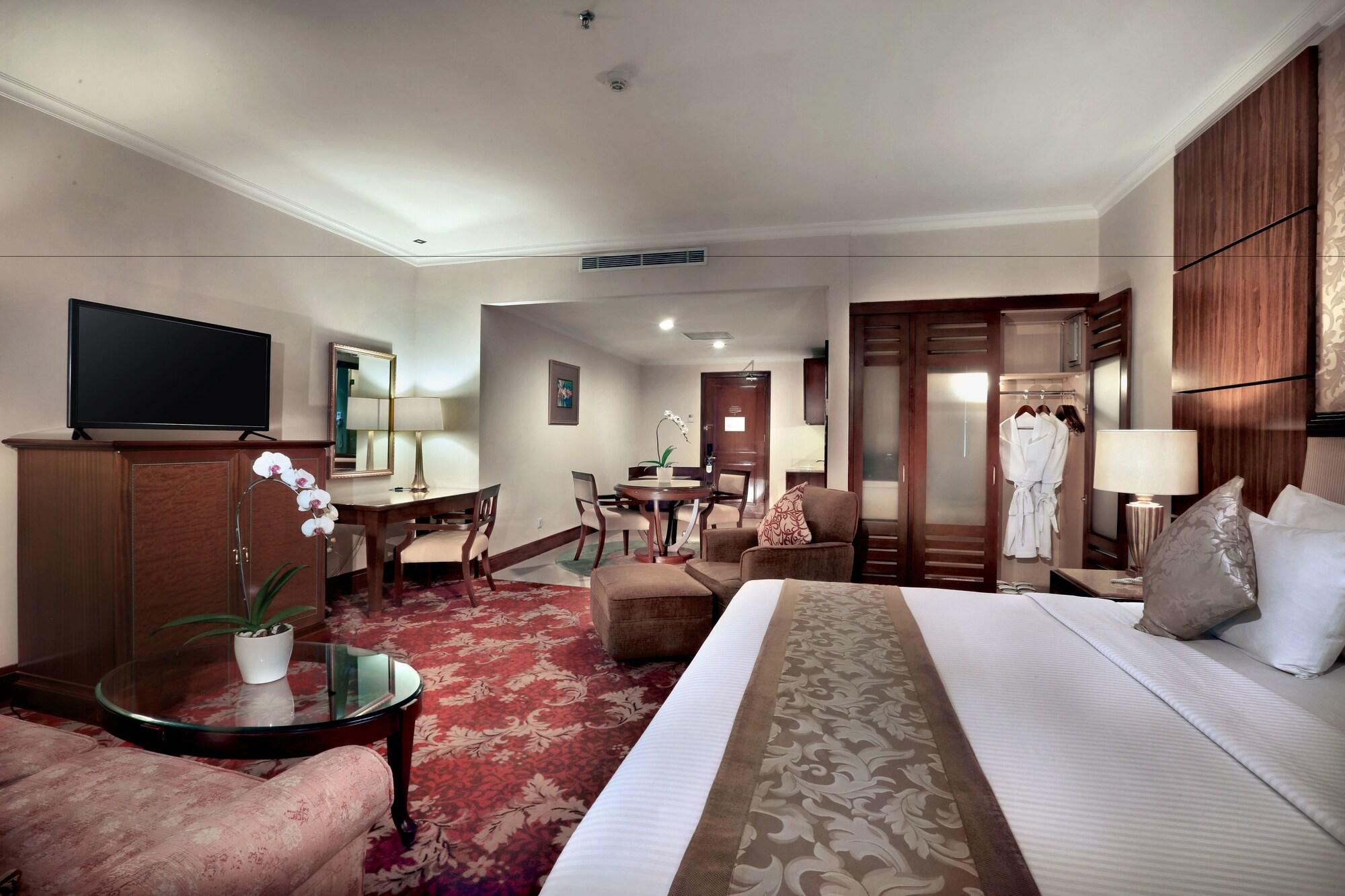 Aston Tropicana Hotel Бандунг Экстерьер фото