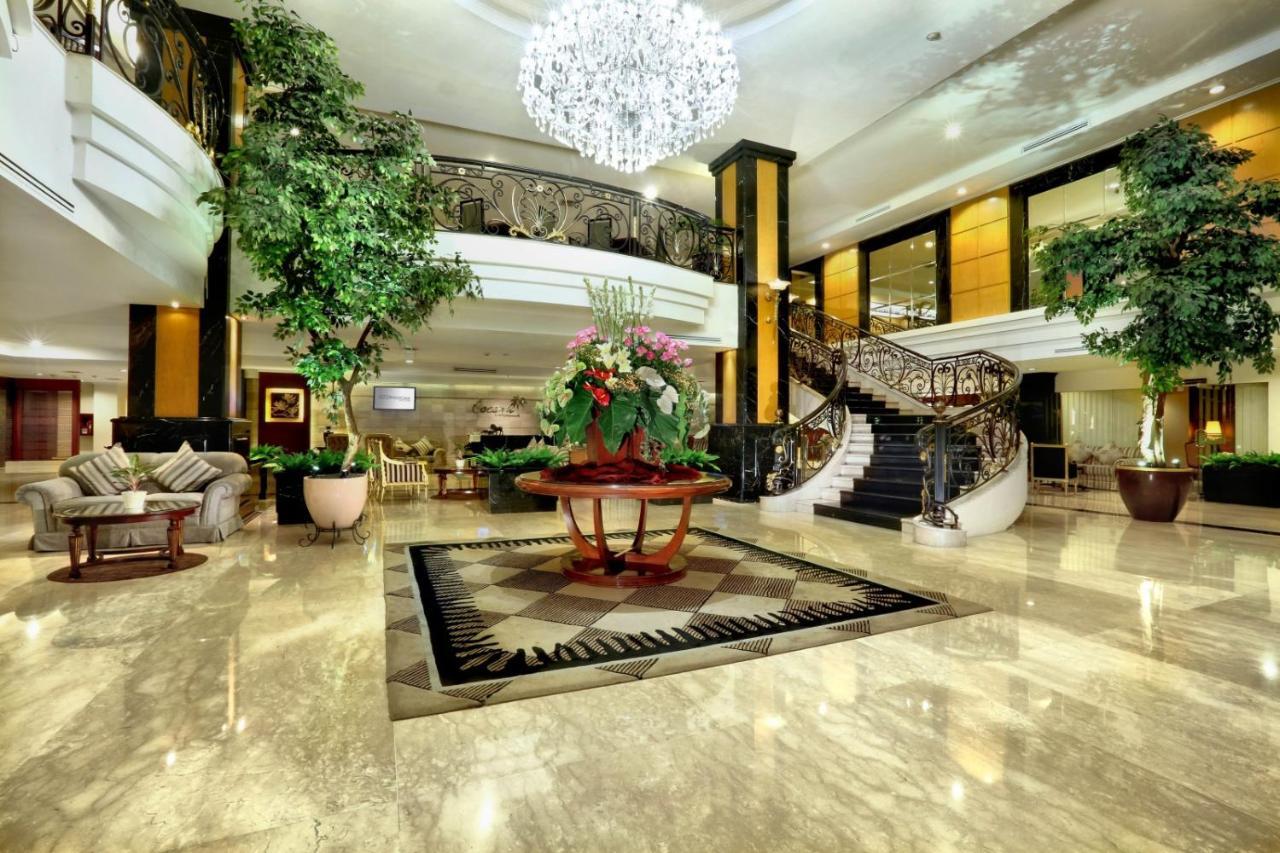Aston Tropicana Hotel Бандунг Экстерьер фото