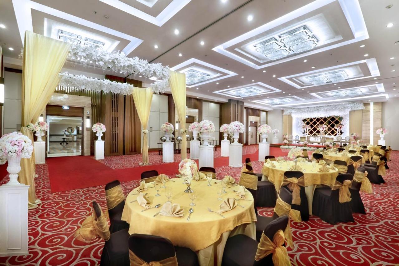 Aston Tropicana Hotel Бандунг Экстерьер фото