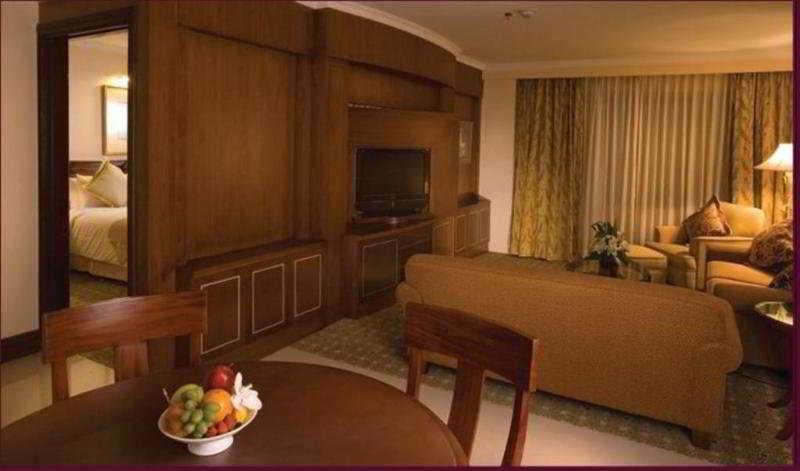 Aston Tropicana Hotel Бандунг Экстерьер фото
