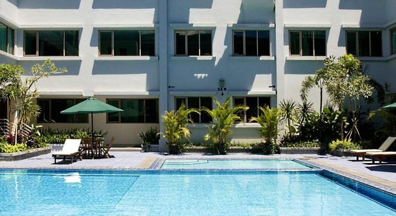 Aston Tropicana Hotel Бандунг Экстерьер фото