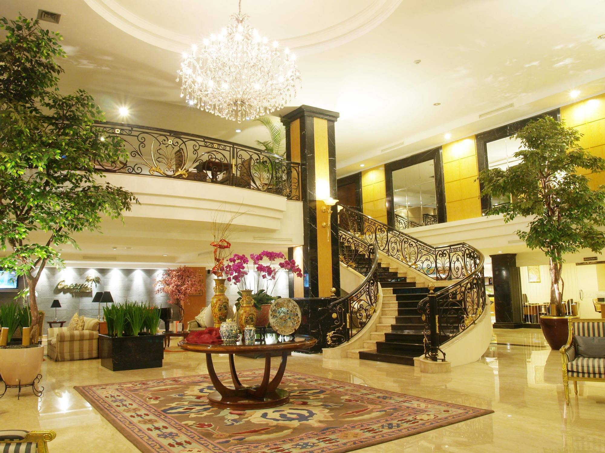 Aston Tropicana Hotel Бандунг Экстерьер фото