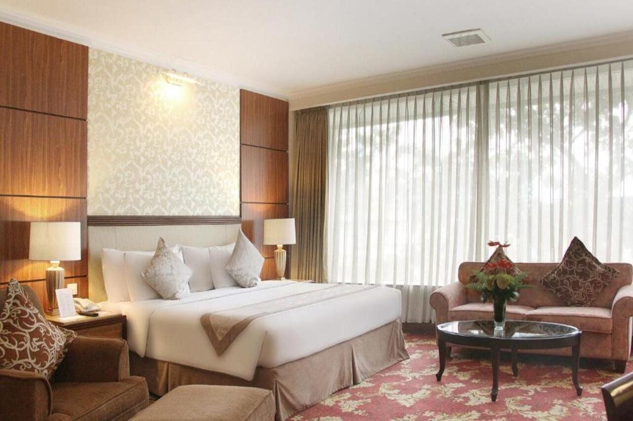 Aston Tropicana Hotel Бандунг Экстерьер фото