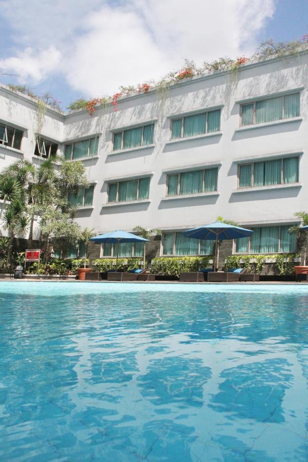 Aston Tropicana Hotel Бандунг Экстерьер фото